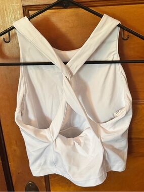 Athleta White Twist-Back Tank w/ built in Sports Bra Size Small